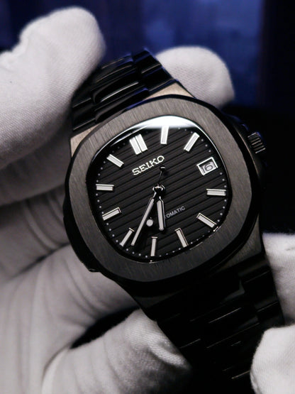Nautiko blacked out
